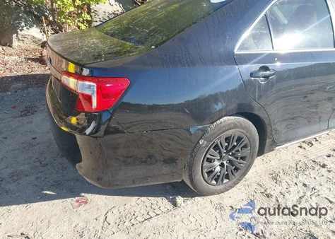 2013 Toyota Camry Le z USA, uszkodzony, nr VIN 4T4BF1FK5DR331288